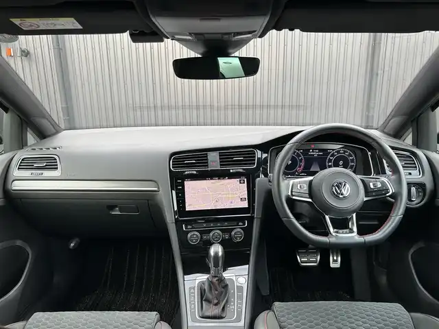 フォルクスワーゲン ゴルフ ＧＴＩ パフォーマンス 福島県 2019(平31)年 4.6万km ディープブラックパールエフェクト 特別・限定仕様車/アダプティブクルーズコントロール/ブラインドスポットモニター/レーンアシスト/ハーフレザーヒート/純正メモリナビ(BT/USB/CD/DVD/AUX)/フルセグTV/AppleCarPlay/バックカメラ/純正19AW/レッドブレーキキャリパー/ETC2.0/LEDライト/オートハイビーム/オートホールド/ドライブモード/ステアリングスイッチ/パドルシフト/アイドリングストップ/取扱説明書/スペアキー