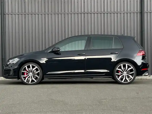フォルクスワーゲン ゴルフ ＧＴＩ パフォーマンス 福島県 2019(平31)年 4.6万km ディープブラックパールエフェクト 特別・限定仕様車/アダプティブクルーズコントロール/ブラインドスポットモニター/レーンアシスト/ハーフレザーヒート/純正メモリナビ(BT/USB/CD/DVD/AUX)/フルセグTV/AppleCarPlay/バックカメラ/純正19AW/レッドブレーキキャリパー/ETC2.0/LEDライト/オートハイビーム/オートホールド/ドライブモード/ステアリングスイッチ/パドルシフト/アイドリングストップ/取扱説明書/スペアキー