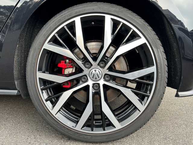 フォルクスワーゲン ゴルフ ＧＴＩ パフォーマンス 福島県 2019(平31)年 4.6万km ディープブラックパールエフェクト 特別・限定仕様車/アダプティブクルーズコントロール/ブラインドスポットモニター/レーンアシスト/ハーフレザーヒート/純正メモリナビ(BT/USB/CD/DVD/AUX)/フルセグTV/AppleCarPlay/バックカメラ/純正19AW/レッドブレーキキャリパー/ETC2.0/LEDライト/オートハイビーム/オートホールド/ドライブモード/ステアリングスイッチ/パドルシフト/アイドリングストップ/取扱説明書/スペアキー