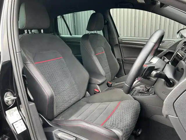 フォルクスワーゲン ゴルフ ＧＴＩ パフォーマンス 福島県 2019(平31)年 4.6万km ディープブラックパールエフェクト 特別・限定仕様車/アダプティブクルーズコントロール/ブラインドスポットモニター/レーンアシスト/ハーフレザーヒート/純正メモリナビ(BT/USB/CD/DVD/AUX)/フルセグTV/AppleCarPlay/バックカメラ/純正19AW/レッドブレーキキャリパー/ETC2.0/LEDライト/オートハイビーム/オートホールド/ドライブモード/ステアリングスイッチ/パドルシフト/アイドリングストップ/取扱説明書/スペアキー
