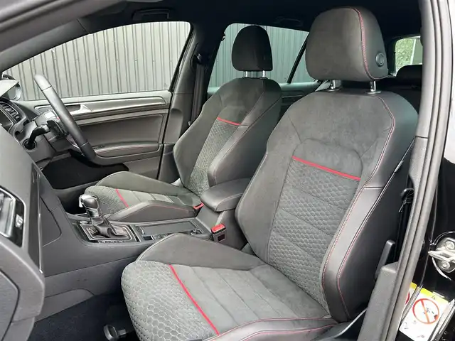 フォルクスワーゲン ゴルフ ＧＴＩ パフォーマンス 福島県 2019(平31)年 4.6万km ディープブラックパールエフェクト 特別・限定仕様車/アダプティブクルーズコントロール/ブラインドスポットモニター/レーンアシスト/ハーフレザーヒート/純正メモリナビ(BT/USB/CD/DVD/AUX)/フルセグTV/AppleCarPlay/バックカメラ/純正19AW/レッドブレーキキャリパー/ETC2.0/LEDライト/オートハイビーム/オートホールド/ドライブモード/ステアリングスイッチ/パドルシフト/アイドリングストップ/取扱説明書/スペアキー