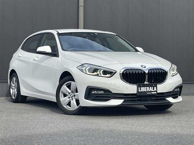 ＢＭＷ １１８ｉ プレイ 香川県 2020(令2)年 2.9万km アルピンホワイトⅢ ディスプレイオーディオ/Bluetooth/ワイヤレス充電/スマートキー/インテリジェントセーフティー/レーンキープアシスト/ブラインドスポットモニター/コーナーセンサー/純正16インチアルミ/D席パワーシート/バックカメラ/アイドリングストップ
