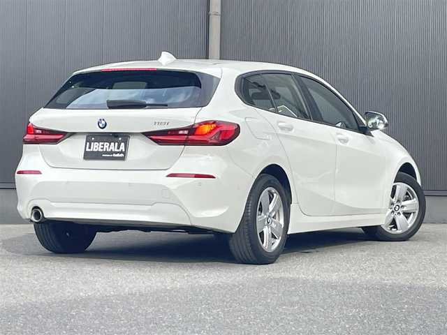 ＢＭＷ １１８ｉ プレイ 香川県 2020(令2)年 2.9万km アルピンホワイトⅢ ディスプレイオーディオ/Bluetooth/ワイヤレス充電/スマートキー/インテリジェントセーフティー/レーンキープアシスト/ブラインドスポットモニター/コーナーセンサー/純正16インチアルミ/D席パワーシート/バックカメラ/アイドリングストップ