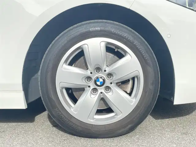 ＢＭＷ １１８ｉ プレイ 香川県 2020(令2)年 2.9万km アルピンホワイトⅢ ディスプレイオーディオ/Bluetooth/ワイヤレス充電/スマートキー/インテリジェントセーフティー/レーンキープアシスト/ブラインドスポットモニター/コーナーセンサー/純正16インチアルミ/D席パワーシート/バックカメラ/アイドリングストップ