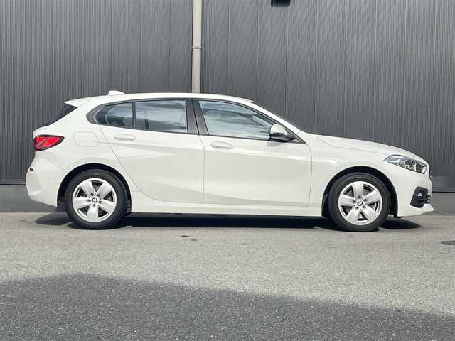 ＢＭＷ １１８ｉ プレイ 香川県 2020(令2)年 2.9万km アルピンホワイトⅢ ディスプレイオーディオ/Bluetooth/ワイヤレス充電/スマートキー/インテリジェントセーフティー/レーンキープアシスト/ブラインドスポットモニター/コーナーセンサー/純正16インチアルミ/D席パワーシート/バックカメラ/アイドリングストップ