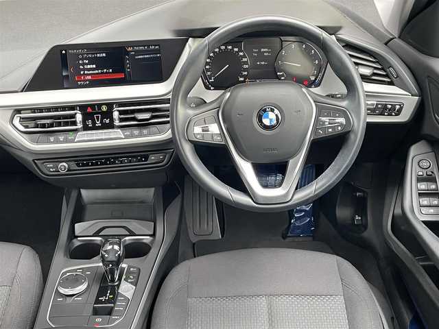ＢＭＷ １１８ｉ プレイ 香川県 2020(令2)年 2.9万km アルピンホワイトⅢ ディスプレイオーディオ/Bluetooth/ワイヤレス充電/スマートキー/インテリジェントセーフティー/レーンキープアシスト/ブラインドスポットモニター/コーナーセンサー/純正16インチアルミ/D席パワーシート/バックカメラ/アイドリングストップ