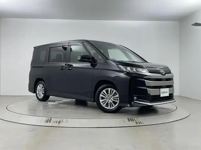 トヨタ ノア S－G 埼玉県 2025(令7)年 0.3万km アティチュードブラックマイカ 純正ナビ/(Bluetooth/CD/DVD/USB/AM/FM)/地デジフルセグ/バックカメラ/ETC2.0/アダプティブクルーズコントロール/車線逸脱警報/衝突軽減ブレーキ/クリアランスソナー/オートマチックハイビーム/電子パーキングシステム/ブレーキホールド/ドライブモードセレクト/前席シートヒーター/ウィンカーミラー/電動格納ミラー/フロントフォグランプ/ロールサンシェード/プッシュスタート/純正フロアマット/純正ドアバイザー/純正16インチアルミホイール