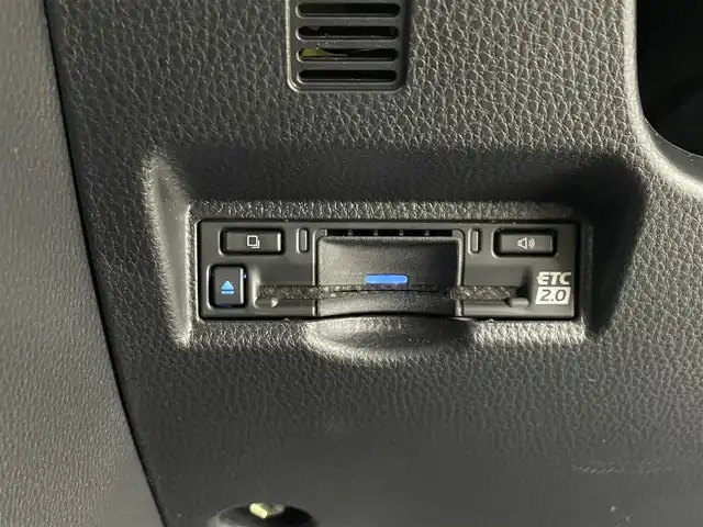 トヨタ ノア S－G 埼玉県 2025(令7)年 0.3万km アティチュードブラックマイカ 純正ナビ/(Bluetooth/CD/DVD/USB/AM/FM)/地デジフルセグ/バックカメラ/ETC2.0/アダプティブクルーズコントロール/車線逸脱警報/衝突軽減ブレーキ/クリアランスソナー/オートマチックハイビーム/電子パーキングシステム/ブレーキホールド/ドライブモードセレクト/前席シートヒーター/ウィンカーミラー/電動格納ミラー/フロントフォグランプ/ロールサンシェード/プッシュスタート/純正フロアマット/純正ドアバイザー/純正16インチアルミホイール
