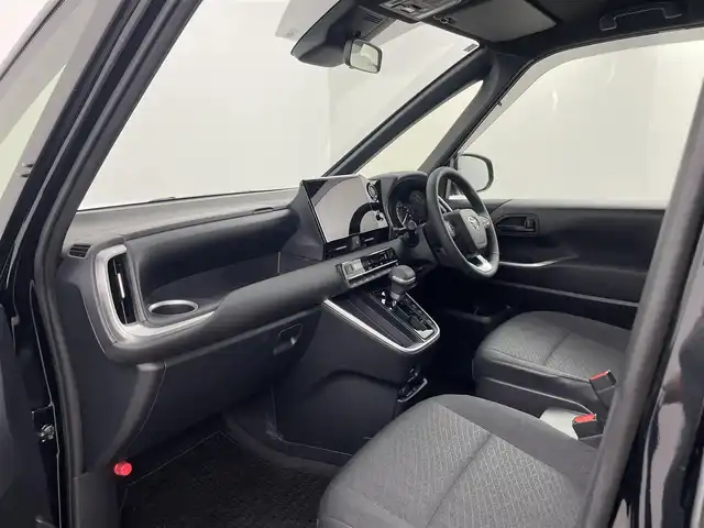 トヨタ ノア S－G 埼玉県 2025(令7)年 0.3万km アティチュードブラックマイカ 純正ナビ/(Bluetooth/CD/DVD/USB/AM/FM)/地デジフルセグ/バックカメラ/ETC2.0/アダプティブクルーズコントロール/車線逸脱警報/衝突軽減ブレーキ/クリアランスソナー/オートマチックハイビーム/電子パーキングシステム/ブレーキホールド/ドライブモードセレクト/前席シートヒーター/ウィンカーミラー/電動格納ミラー/フロントフォグランプ/ロールサンシェード/プッシュスタート/純正フロアマット/純正ドアバイザー/純正16インチアルミホイール