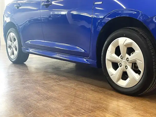 スズキ スイフト HYBRID MX 道央・札幌 2024(令6)年 2万km 青Ｍ ワンオーナー/4WD/衝突軽減ブレーキ/レーンキープアシスト/横滑り防止/アイドリングストップ/レーダークルーズコントロール/ブラインドスポットモニター/プッシュスタート/スマートキー×2/純正エンジンスターター/社外オーディオ/CD/Bluetooth/AUX/USB/AM/FM/シートヒーター（D/N）/ミラーヒーター/オートライト/純正フロアマット/純正ドアバイザー/LEDヘッドライト/フォグランプ/純正16インチAW/保証書/取扱説明書