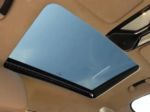 ＢＭＷ ７５０ｉ 宮城県 2016(平28)年 3.6万km グレー デザインピュアエクセレンスパッケージ/レーザーヘッドライト/サンルーフ/純正ナビＴＶ/・ＣＤ・ＤＶＤ・ＵＳＢ・ＢＴ・スクリーンミラーリング/インテリジェントセーフティ/アダプティブクルーズコントロール/エアサスペンション/イージークローザー/ハーマンカードンサウンド/左右メモリー機能付きパワーシート/・左右ベンチレーション・マッサージ機能/全席シートヒーター/ヘッドアップディスプレイ/オートリアサンシェード/アンビエントライト/ミラー一体型ＥＴＣ/３６０℃カメラ/パーキングアシスト/ドライビングモードスイッチ/ワイヤレス充電/オートブレーキホールド/オートハイビーム/カラーコード：C26　マゼラングレー