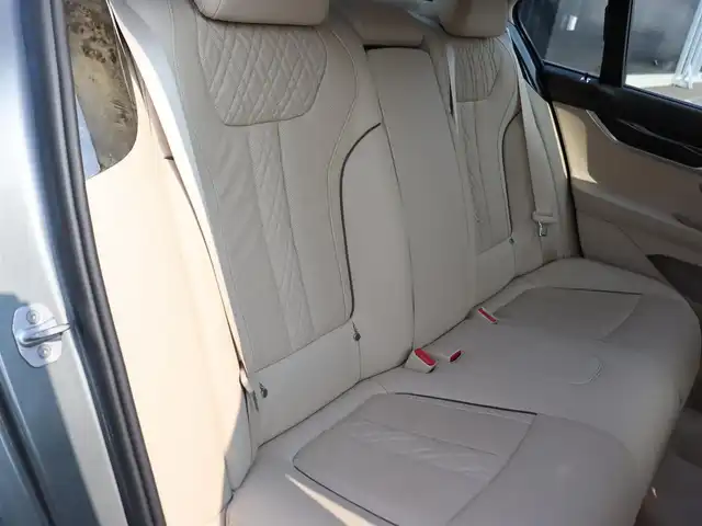 ＢＭＷ ７５０ｉ 宮城県 2016(平28)年 3.6万km グレー デザインピュアエクセレンスパッケージ/レーザーヘッドライト/サンルーフ/純正ナビＴＶ/・ＣＤ・ＤＶＤ・ＵＳＢ・ＢＴ・スクリーンミラーリング/インテリジェントセーフティ/アダプティブクルーズコントロール/エアサスペンション/イージークローザー/ハーマンカードンサウンド/左右メモリー機能付きパワーシート/・左右ベンチレーション・マッサージ機能/全席シートヒーター/ヘッドアップディスプレイ/オートリアサンシェード/アンビエントライト/ミラー一体型ＥＴＣ/３６０℃カメラ/パーキングアシスト/ドライビングモードスイッチ/ワイヤレス充電/オートブレーキホールド/オートハイビーム/カラーコード：C26　マゼラングレー