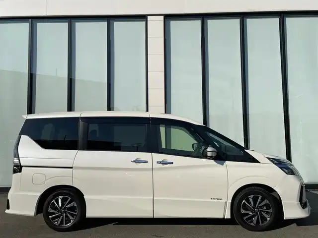 日産 セレナ ハイウェイスター V 大阪府 2020(令2)年 6.3万km ブリリアントホワイトパール ETC2.0 /360°カメラ /メモリナビ /追従型クルーズコントロール /プロパイロット/ 純正ナビ　/ミュージックサーバー　/Bluetooth　/純正フロアマット　/前方ドライブレコーダー　/ LEDヘッドライト/フリップダウンモニター