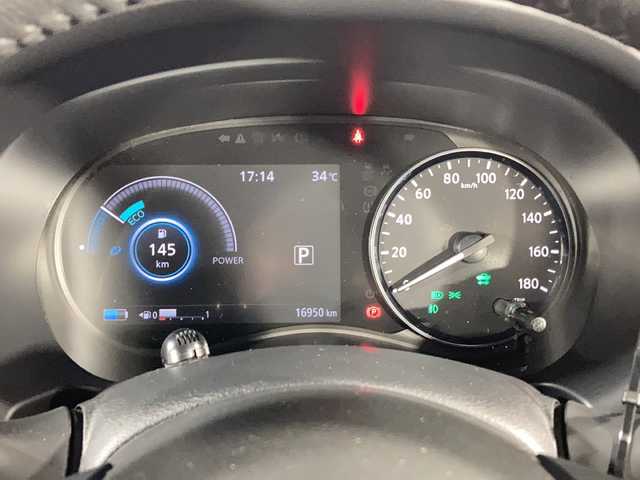 日産 キックス X 沖縄県 2021(令3)年 1.7万km ラディアントレッド/ピュアブラック 2トーン 県外仕入　/禁煙車　/純正９インチナビ（ＢＴ，フルセグ，ＣＤ／ＤＶＤ，ラジオ）　/アラウンドビューモニター　/プロパイロット　/電子パーキングブレーキ　/デジタルインナーミラー　/ハーフレザーシート　/エマージェンシーブレーキ/コーナーセンサー/オートライト/ビルドインETC/ドライブレコーダー/純正ドアバイザー/純正フロアマット