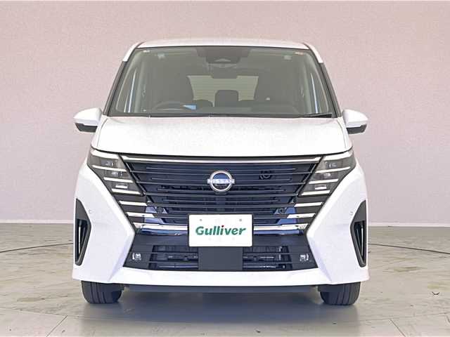 日産 セレナ e－パワー ハイウェイスター V 茨城県 2025(令7)年 0.1千km プリズムホワイト 登録済未使用車　純正１２．３型ナビ　全周囲カメラ　フルセグＴＶ　デジタルインナーミラー　ＥＴＣ２．０　アダプティブクルーズコントロール　両側電動スライドドア　純正アルミホイール　スマートキー　禁煙車