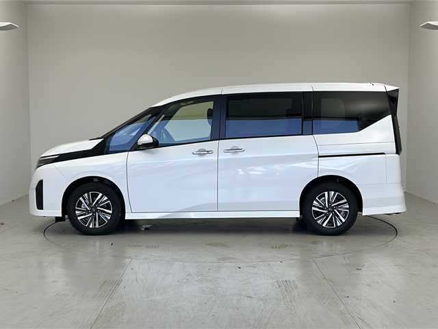 日産 セレナ e－パワー ハイウェイスター V 茨城県 2025(令7)年 0.1千km プリズムホワイト 登録済未使用車　純正１２．３型ナビ　全周囲カメラ　フルセグＴＶ　デジタルインナーミラー　ＥＴＣ２．０　アダプティブクルーズコントロール　両側電動スライドドア　純正アルミホイール　スマートキー　禁煙車