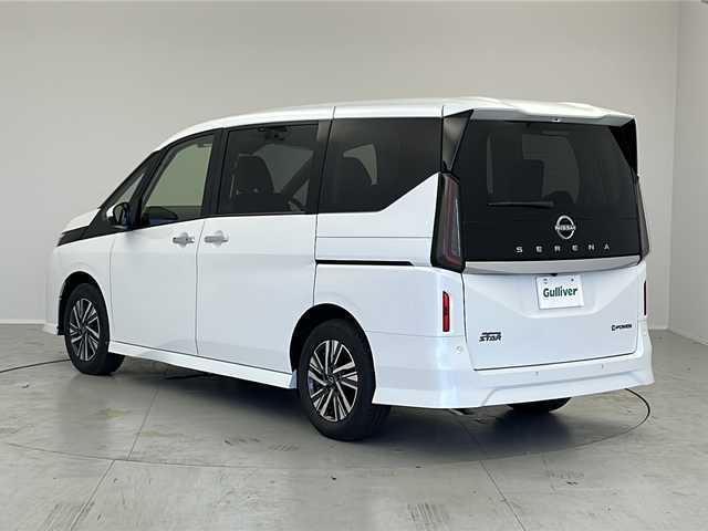 日産 セレナ e－パワー ハイウェイスター V 茨城県 2025(令7)年 0.1千km プリズムホワイト 登録済未使用車　純正１２．３型ナビ　全周囲カメラ　フルセグＴＶ　デジタルインナーミラー　ＥＴＣ２．０　アダプティブクルーズコントロール　両側電動スライドドア　純正アルミホイール　スマートキー　禁煙車