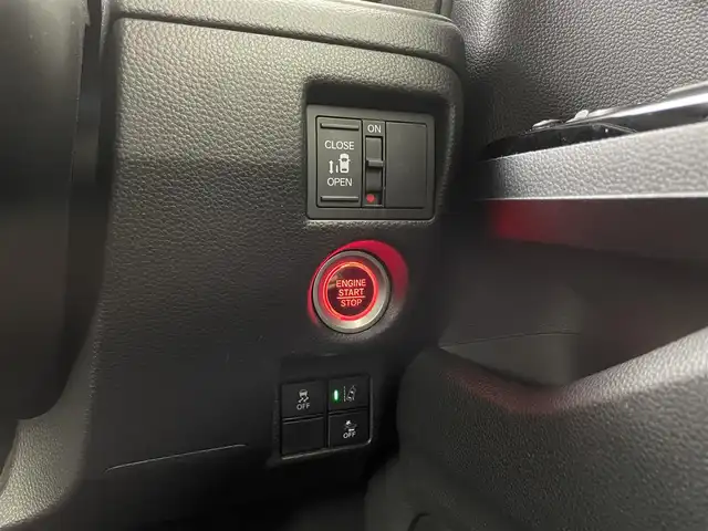 ホンダ Ｎ ＢＯＸ カスタム G L ホンダセンシング 福島県 2020(令2)年 2.9万km プラチナホワイトパール ４WD/純正9インチナビ/【AM/FM/CD/Bluetooth/フルセグTV/USB】/バックカメラ/ETC/片側パワースライドドア/ホンダセンシング/・衝突軽減ブレーキ/・クルーズコントロール（追従有）/・車線逸脱警報機能/・レーンキープアシスト/シートヒーター/プッシュスタート/スマートキー/スペアキー/オートライト/LEDヘッドライド