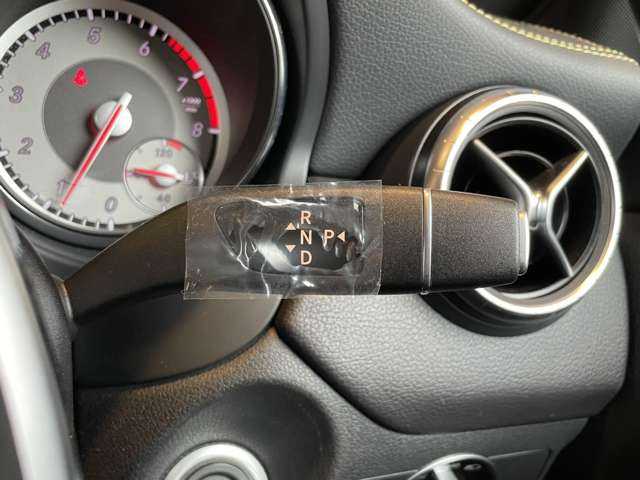 メルセデス・ベンツ ＣＬＡ２５０ エディション1 愛知県 2013(平25)年 8.8万km ポーラシルバー レーダーセーフティパッケージ /純正ナビ /フルセグTV /バックカメラ /CD/DVD再生/Bluetooth /ブラインドスポットアシスト /ディストロニックプラス /シートヒーター /エディション1専用シート /純正17インチブラックアルミ /ETC