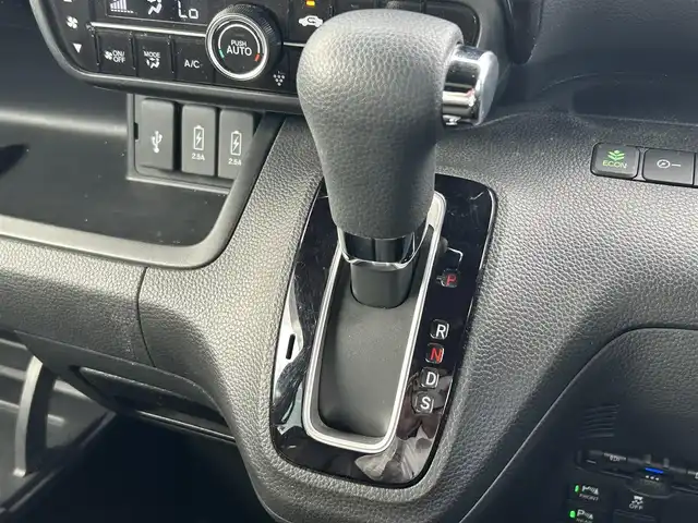 ホンダ Ｎ ＢＯＸ カスタム L 福岡県 2021(令3)年 2.8万km ミッドナイトブルービームM ワンオーナー/純正ナビ（VXU-217NBi）/（AM/FM/BT/CD/DVD/フルセグTV）/バックカメラ/クルーズコントロール/フリップダウンモニター/クリアランスソナー/ETC/前後ドライブレコーダー/前席シートヒーター/両側パワースライドドア/USB入力端子/純正14インチアルミホイール/純正フロアマット/ステアリングスイッチ/オートライト/プッシュスタート/レーンキープアシスト/衝突被害軽減システム/スペアキー×１/取扱説明書/保証書