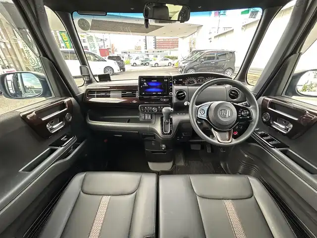 ホンダ Ｎ ＢＯＸ カスタム L 福岡県 2021(令3)年 2.8万km ミッドナイトブルービームM ワンオーナー/純正ナビ（VXU-217NBi）/（AM/FM/BT/CD/DVD/フルセグTV）/バックカメラ/クルーズコントロール/フリップダウンモニター/クリアランスソナー/ETC/前後ドライブレコーダー/前席シートヒーター/両側パワースライドドア/USB入力端子/純正14インチアルミホイール/純正フロアマット/ステアリングスイッチ/オートライト/プッシュスタート/レーンキープアシスト/衝突被害軽減システム/スペアキー×１/取扱説明書/保証書
