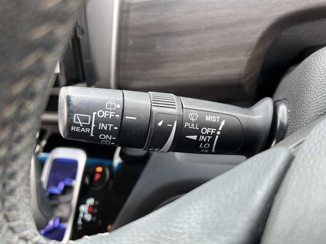 ホンダ フリード ハイブリット EX 岐阜県 2019(平31)年 5.7万km プレミアムクリスタルレッドM 登録時走行距離：56253km/９インチナビ/バックカメラ/フルセグテレビ・Bluetooth・CD・DVD・HDMI・USB/両側パワースライドドア/レーンキープアシスト/ETC/ハーフレザーシート/前席シートヒーター/ドライブレコーダー/ウォークスルー/オートライト/純正15インチアルミホイール/プッシュスタート/スマートキー/スペアキー/LEDヘッドライト/オートライト