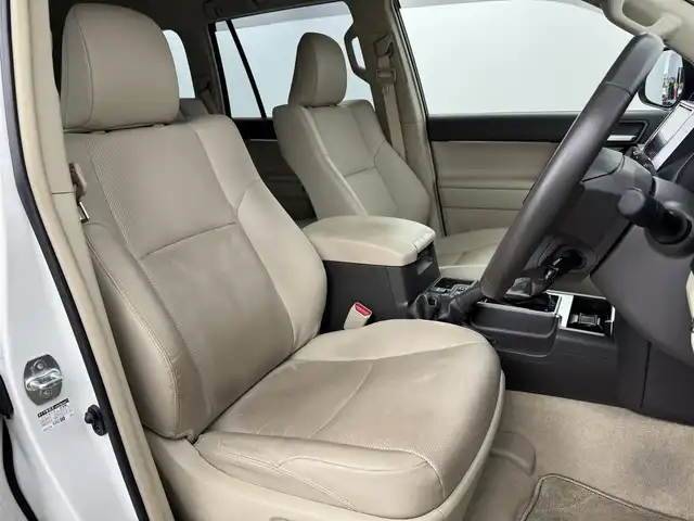トヨタ ランドクルーザー プラド TX Lパッケージ 福岡県 2022(令4)年 3.4万km ホワイトパールクリスタルシャイン ムーンルーフ/７人乗り　/アルパインナビ／フルセグＴＶ　/バックカメラ　/ＥＴＣ　/ドラレコ　/トヨタセーフティセンス　/アクセル踏み間違い防止　/シートベンチレーション／ヒーター　/パワーシート　/純正１９インチＡＷ