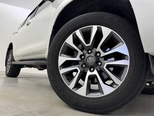 トヨタ ランドクルーザー プラド TX Lパッケージ 福岡県 2022(令4)年 3.4万km ホワイトパールクリスタルシャイン ムーンルーフ/７人乗り　/アルパインナビ／フルセグＴＶ　/バックカメラ　/ＥＴＣ　/ドラレコ　/トヨタセーフティセンス　/アクセル踏み間違い防止　/シートベンチレーション／ヒーター　/パワーシート　/純正１９インチＡＷ