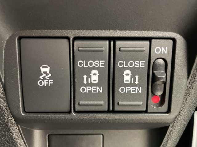 ホンダ フリード ハイブリット e:HEV クロスター 岐阜県 2025(令7)年 0.1千km メテオロイドグレーメタリック 純正9インチナビ/フルセグ/BT/USB/AppleCarPlay/バックカメラ/両側パワースライドドア/ハーフレザーシート/シートヒーター/革巻きステアリング/ステアリングスイッチ/レーダークルーズコントロール/コーナーセンサー/衝突軽減ブレーキ/レーンキープ/LEDヘッドライト