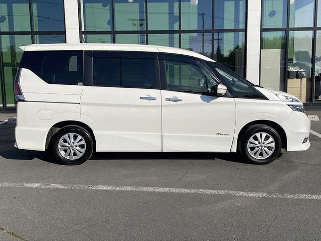 日産 セレナ ハイウェイスター 道東・釧路十勝 2016(平28)年 10.1万km ブリリアントホワイトパール ・4WD/・純正7インチSDナビ/(BT・CD・DVD・FM・AM・フルセグ)/・純正フリップダウンモニター/・全方位カメラ/バックカメラ/・プロパイロット/・純正デジタルインナーミラー/・インテリジェントパーキングアシスト/・純正エンジンスターター/・片側パワースライドドア/・コーナーセンサー/・横滑り防止/・ETC/・ステリングスイッチ/・前方ドライブレコーダー/・LEDヘッドライト/・フォグライト/・オートライト/・電格ウィンカーミラー/・ドアバイザー/・スマートキー/・プッシュスタート