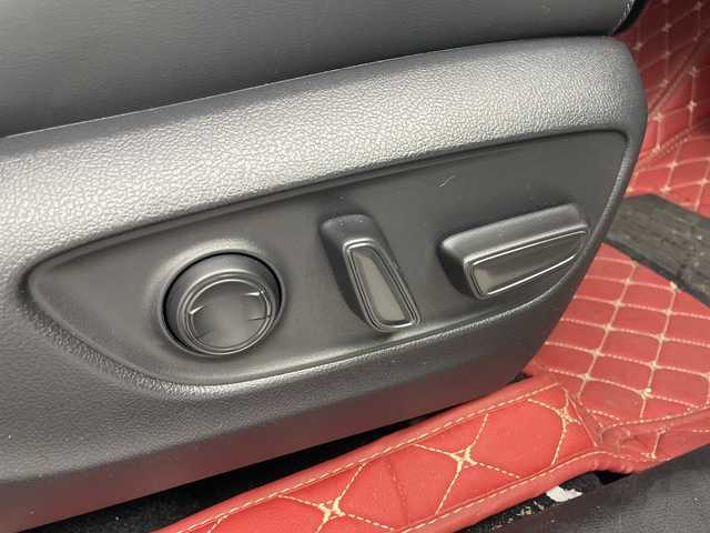 トヨタ ＲＡＶ４ ハイブリッドG 群馬県 2024(令6)年 0.5万km プラチナホワイトパールマイカ サンルーフ　モデリスタエアロ　純正１０．５型ナビ　全周囲カメラ　シートベンチレーション　アダプティブクルーズコントロール　衝突被害軽減ブレーキ　ＢＳＭ　ＬＥＤ　ＥＴＣ２．０　スマートキー　禁煙車