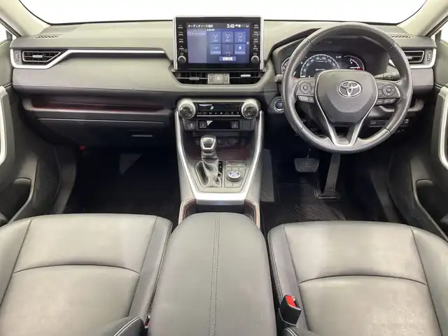 トヨタ ＲＡＶ４ G Zパッケージ 栃木県 2021(令3)年 1.8万km ホワイトパールクリスタルシャイン 純正9インチディスプレイオーディオ/（フルセグTV/Bluetooth/Miracast）/バックカメラ/TRDエアロ/トヨタセーフティセンス/コーナーセンサー/ビルトインETC2.0/パワーバックドア/前席シートヒーター/運転席パワーシート/運転席メモリーシート/ルーフレール/禁煙車/デジタルインナーミラー/ステアリングヒーター/オートライト/LEDヘッドライト/横滑り防止装置/スマートキー/プッシュスタート/ステアリングスイッチ/革巻きステアリング/ウィンカーミラー/純正19インチアルミホイール/純正フロアマット/テレビキャンセラー
