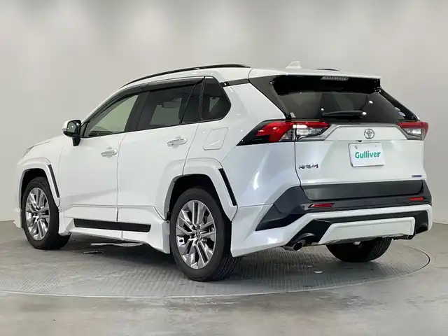 トヨタ ＲＡＶ４ G Zパッケージ 栃木県 2021(令3)年 1.8万km ホワイトパールクリスタルシャイン 純正9インチディスプレイオーディオ/（フルセグTV/Bluetooth/Miracast）/バックカメラ/TRDエアロ/トヨタセーフティセンス/コーナーセンサー/ビルトインETC2.0/パワーバックドア/前席シートヒーター/運転席パワーシート/運転席メモリーシート/ルーフレール/禁煙車/デジタルインナーミラー/ステアリングヒーター/オートライト/LEDヘッドライト/横滑り防止装置/スマートキー/プッシュスタート/ステアリングスイッチ/革巻きステアリング/ウィンカーミラー/純正19インチアルミホイール/純正フロアマット/テレビキャンセラー