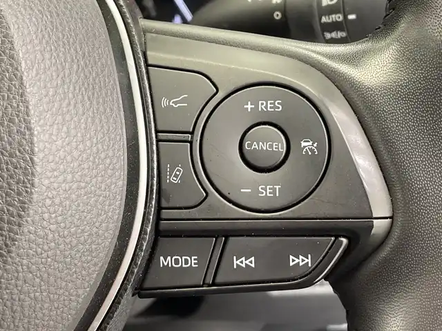 トヨタ ＲＡＶ４ G Zパッケージ 栃木県 2021(令3)年 1.8万km ホワイトパールクリスタルシャイン 純正9インチディスプレイオーディオ/（フルセグTV/Bluetooth/Miracast）/バックカメラ/TRDエアロ/トヨタセーフティセンス/コーナーセンサー/ビルトインETC2.0/パワーバックドア/前席シートヒーター/運転席パワーシート/運転席メモリーシート/ルーフレール/禁煙車/デジタルインナーミラー/ステアリングヒーター/オートライト/LEDヘッドライト/横滑り防止装置/スマートキー/プッシュスタート/ステアリングスイッチ/革巻きステアリング/ウィンカーミラー/純正19インチアルミホイール/純正フロアマット/テレビキャンセラー