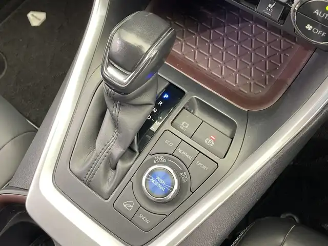 トヨタ ＲＡＶ４ G Zパッケージ 栃木県 2021(令3)年 1.8万km ホワイトパールクリスタルシャイン 純正9インチディスプレイオーディオ/（フルセグTV/Bluetooth/Miracast）/バックカメラ/TRDエアロ/トヨタセーフティセンス/コーナーセンサー/ビルトインETC2.0/パワーバックドア/前席シートヒーター/運転席パワーシート/運転席メモリーシート/ルーフレール/禁煙車/デジタルインナーミラー/ステアリングヒーター/オートライト/LEDヘッドライト/横滑り防止装置/スマートキー/プッシュスタート/ステアリングスイッチ/革巻きステアリング/ウィンカーミラー/純正19インチアルミホイール/純正フロアマット/テレビキャンセラー