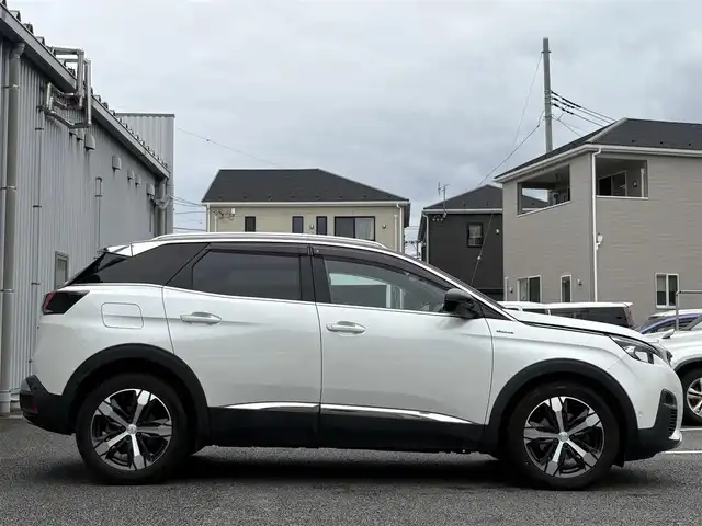 プジョー ３００８ GT ブルー HDi 大阪府 2021(令3)年 2.7万km BLANC NACRE ユーザー買取車両/純正ナビ/[AM/FM/BT/TV]/純正18インチAW/純正LEDヘッドライト/クルーズコントロール/アイドリンクストップ/スマートキー/スペアキー×１/MTモード付AT/ドライブレコーダー/車外カメラ(バック、サイド)/USB入力端子/ETC/電動理アゲート/パワーシート(運転席)/ハーフレザーシート/シートヒーター/横滑り防止装置/レーンアシスト/ダウンヒルアシストコントロール/コーナーセンサー/アドバンストグリップコントロール/保証書/取扱説明書