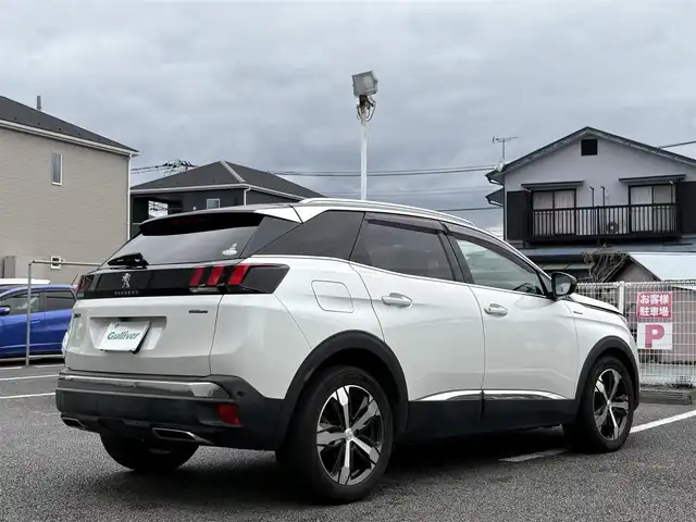プジョー ３００８ GT ブルー HDi 大阪府 2021(令3)年 2.7万km BLANC NACRE ユーザー買取車両/純正ナビ/[AM/FM/BT/TV]/純正18インチAW/純正LEDヘッドライト/クルーズコントロール/アイドリンクストップ/スマートキー/スペアキー×１/MTモード付AT/ドライブレコーダー/車外カメラ(バック、サイド)/USB入力端子/ETC/電動理アゲート/パワーシート(運転席)/ハーフレザーシート/シートヒーター/横滑り防止装置/レーンアシスト/ダウンヒルアシストコントロール/コーナーセンサー/アドバンストグリップコントロール/保証書/取扱説明書