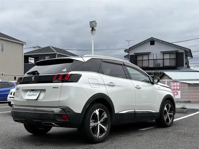 プジョー ３００８ GT ブルー HDi 大阪府 2021(令3)年 2.7万km BLANC NACRE ユーザー買取車両/純正ナビ/[AM/FM/BT/TV]/純正18インチAW/純正LEDヘッドライト/クルーズコントロール/アイドリンクストップ/スマートキー/スペアキー×１/MTモード付AT/ドライブレコーダー/車外カメラ(バック、サイド)/USB入力端子/ETC/電動理アゲート/パワーシート(運転席)/ハーフレザーシート/シートヒーター/横滑り防止装置/レーンアシスト/ダウンヒルアシストコントロール/コーナーセンサー/アドバンストグリップコントロール/保証書/取扱説明書
