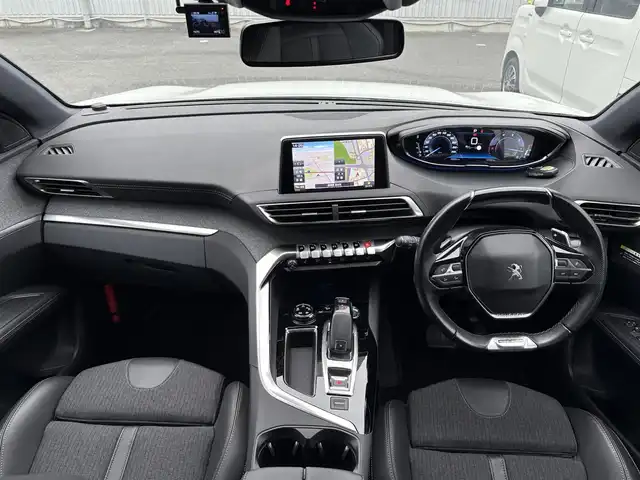 プジョー ３００８ GT ブルー HDi 大阪府 2021(令3)年 2.7万km BLANC NACRE ユーザー買取車両/純正ナビ/[AM/FM/BT/TV]/純正18インチAW/純正LEDヘッドライト/クルーズコントロール/アイドリンクストップ/スマートキー/スペアキー×１/MTモード付AT/ドライブレコーダー/車外カメラ(バック、サイド)/USB入力端子/ETC/電動理アゲート/パワーシート(運転席)/ハーフレザーシート/シートヒーター/横滑り防止装置/レーンアシスト/ダウンヒルアシストコントロール/コーナーセンサー/アドバンストグリップコントロール/保証書/取扱説明書