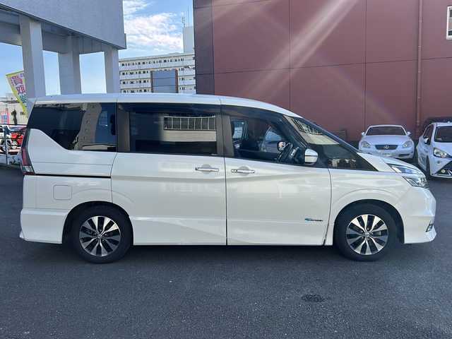 日産 セレナ ハイウェイスター プロパイロットED 宮崎県 2017(平29)年 12.5万km ブリリアントホワイトパール 純正メモリーナビ MM316D-W/（ＡＭ/ＦＭ/ＣＤ/ＤＶＤ/ＤＴＶ/ＢＴ)/レーダークルーズコントロール　/バックカメラ　/ＥＴＣ　/両側パワースライド　/ウォークスルー　/オートライト　/衝突被害軽減システム　/純正アルミホイール/コーナーセンサー前後/横滑り防止装置/社外フロアマット/スペアキー