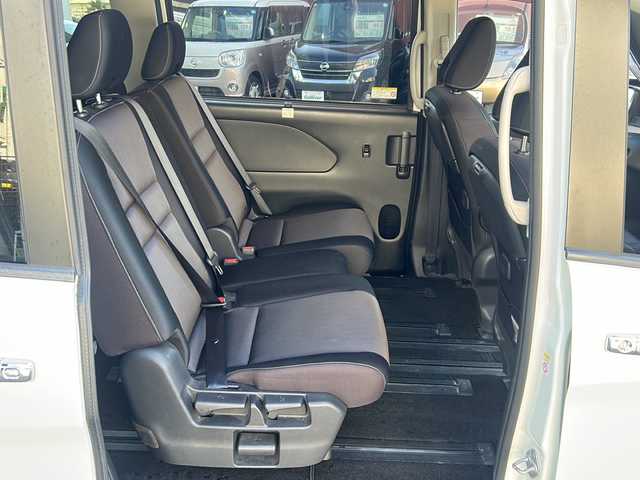 日産 セレナ ハイウェイスター プロパイロットED 宮崎県 2017(平29)年 12.5万km ブリリアントホワイトパール 純正メモリーナビ MM316D-W/（ＡＭ/ＦＭ/ＣＤ/ＤＶＤ/ＤＴＶ/ＢＴ)/レーダークルーズコントロール　/バックカメラ　/ＥＴＣ　/両側パワースライド　/ウォークスルー　/オートライト　/衝突被害軽減システム　/純正アルミホイール/コーナーセンサー前後/横滑り防止装置/社外フロアマット/スペアキー