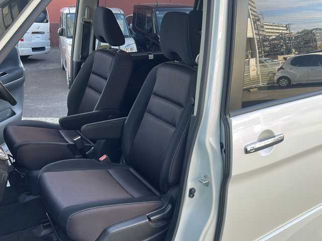 日産 セレナ ハイウェイスター プロパイロットED 宮崎県 2017(平29)年 12.5万km ブリリアントホワイトパール 純正メモリーナビ MM316D-W/（ＡＭ/ＦＭ/ＣＤ/ＤＶＤ/ＤＴＶ/ＢＴ)/レーダークルーズコントロール　/バックカメラ　/ＥＴＣ　/両側パワースライド　/ウォークスルー　/オートライト　/衝突被害軽減システム　/純正アルミホイール/コーナーセンサー前後/横滑り防止装置/社外フロアマット/スペアキー