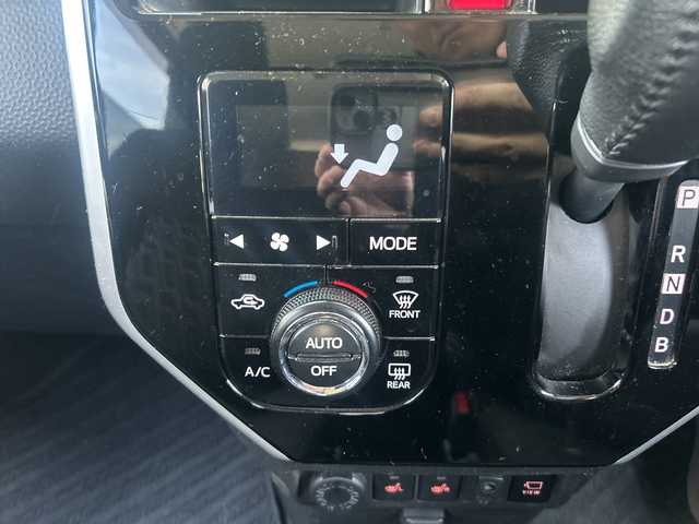 トヨタ タンク カスタムG－T 埼玉県 2018(平30)年 4.5万km マゼンタベリーマイカM スマートアシスト/純正9インチSDナビ/　　CD/DVD/BT/フルセグ/全方位カメラ/クルーズコントロール/両側パワースライドドア/LEDオートライト/純正15インチアルミホイール/シートヒーター/ステアリングスイッチ/コーナーセンサー/2列目サンシェード/スマートキー2本/ビルトインETC/禁煙車