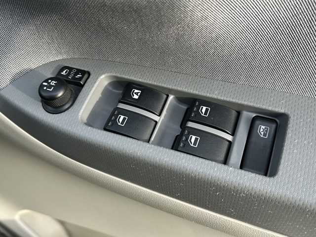 ダイハツ キャスト スタイル X SAⅡ 岐阜県 2016(平28)年 3.5万km ブラックマイカメタリック 登録時走行距離35099km/社外ナビ/バックモニター/フルセグテレビ/ETC/ドライブレコーダー/プッシュスタート/スマートキー/スペアキー/禁煙車/コーナーセンサー/社外フロアマット/Bluetooth接続/ドアバイザー