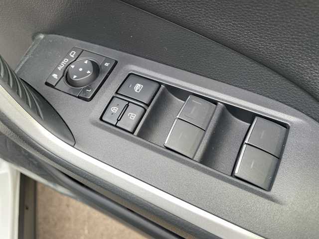 トヨタ ＲＡＶ４ ハイブリッドG 石川県 2024(令6)年 1.8万km パール ４ＷＤ　純正１０．５型ナビ　フルセグＴＶ　全方位カメラ　ＬＥＤヘッドライト　ＴＲＤエアロ　革シート　デジタルミラー　ブラインドスポットモニター　パワーバックドア　純正アルミ　ＥＴＣ２．０　ドラレコ