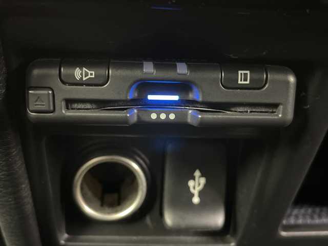 三菱 デリカＤ：５ 道央・札幌 2023(令5)年 1.7万km グラファイトグレーメタリック/ブラックマイカ ・4WD/・純正ナビ  CD/DVD/SD/USB/BT/・アラウンドビューモニター/・両側パワースライドドア/・レーダークルーズコントロール/・ブラインドスポットモニター/・パワーバックドア/・シートヒーター/・社外前方ドライブレコーダー/・ステアリングスイッチ/ヒーター/・LEDオートライト/オートマチックハイビーム/・フォグランプ/・E-Assist/・衝突被害軽減ブレーキ/・ETC/・レインセンサー/・ドアバイザー/・電動格納ミラー/ウィンカーミラー/・スマートキー/スペアキー