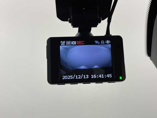 三菱 デリカＤ：５ 道央・札幌 2023(令5)年 1.7万km グラファイトグレーメタリック/ブラックマイカ ・4WD/・純正ナビ  CD/DVD/SD/USB/BT/・アラウンドビューモニター/・両側パワースライドドア/・レーダークルーズコントロール/・ブラインドスポットモニター/・パワーバックドア/・シートヒーター/・社外前方ドライブレコーダー/・ステアリングスイッチ/ヒーター/・LEDオートライト/オートマチックハイビーム/・フォグランプ/・E-Assist/・衝突被害軽減ブレーキ/・ETC/・レインセンサー/・ドアバイザー/・電動格納ミラー/ウィンカーミラー/・スマートキー/スペアキー