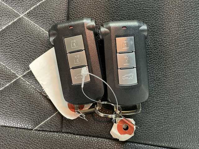 三菱 デリカＤ：５ 道央・札幌 2023(令5)年 1.7万km グラファイトグレーメタリック/ブラックマイカ ・4WD/・純正ナビ  CD/DVD/SD/USB/BT/・アラウンドビューモニター/・両側パワースライドドア/・レーダークルーズコントロール/・ブラインドスポットモニター/・パワーバックドア/・シートヒーター/・社外前方ドライブレコーダー/・ステアリングスイッチ/ヒーター/・LEDオートライト/オートマチックハイビーム/・フォグランプ/・E-Assist/・衝突被害軽減ブレーキ/・ETC/・レインセンサー/・ドアバイザー/・電動格納ミラー/ウィンカーミラー/・スマートキー/スペアキー