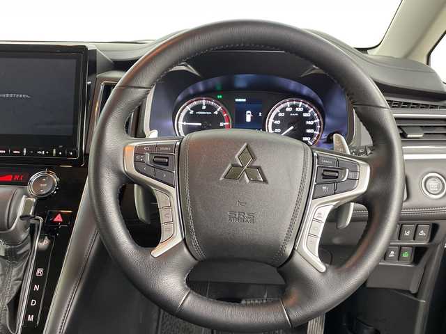 三菱 デリカＤ：５ 道央・札幌 2023(令5)年 1.7万km グラファイトグレーメタリック/ブラックマイカ ・4WD/・純正ナビ  CD/DVD/SD/USB/BT/・アラウンドビューモニター/・両側パワースライドドア/・レーダークルーズコントロール/・ブラインドスポットモニター/・パワーバックドア/・シートヒーター/・社外前方ドライブレコーダー/・ステアリングスイッチ/ヒーター/・LEDオートライト/オートマチックハイビーム/・フォグランプ/・E-Assist/・衝突被害軽減ブレーキ/・ETC/・レインセンサー/・ドアバイザー/・電動格納ミラー/ウィンカーミラー/・スマートキー/スペアキー