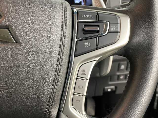 三菱 デリカＤ：５ 道央・札幌 2023(令5)年 1.7万km グラファイトグレーメタリック/ブラックマイカ ・4WD/・純正ナビ  CD/DVD/SD/USB/BT/・アラウンドビューモニター/・両側パワースライドドア/・レーダークルーズコントロール/・ブラインドスポットモニター/・パワーバックドア/・シートヒーター/・社外前方ドライブレコーダー/・ステアリングスイッチ/ヒーター/・LEDオートライト/オートマチックハイビーム/・フォグランプ/・E-Assist/・衝突被害軽減ブレーキ/・ETC/・レインセンサー/・ドアバイザー/・電動格納ミラー/ウィンカーミラー/・スマートキー/スペアキー